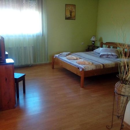 Guest House Ambrozia Kotel Bagian luar foto