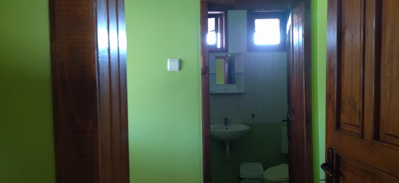 Guest House Ambrozia Kotel Bagian luar foto