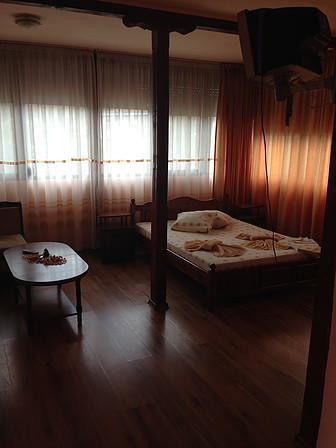 Guest House Ambrozia Kotel Bagian luar foto